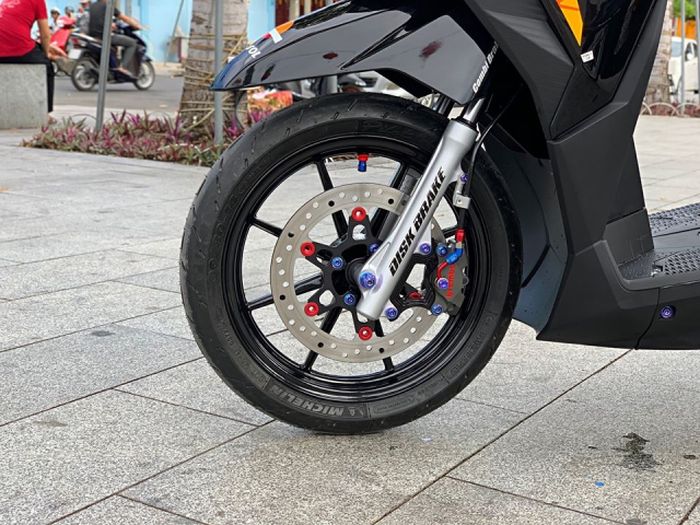 Pakai pelek Racingboy dan pengereman mewah