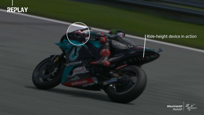 Fabio Quartararo memakai ride height adjustment