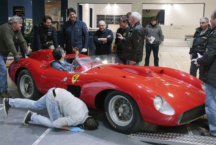 penampakan Ferrari Sport Spider Scagiletti 1957