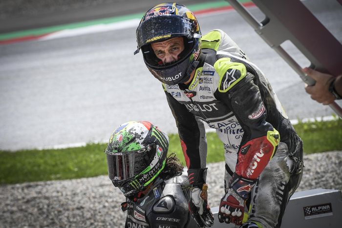 Johann Zarco mengalami crash parah dengan Franco Morbidelli di MotoGP Austria 2020 (16/7)