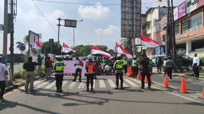pengguna Jalan Margonda, Kota Depok turut peringati HUT Ke-75 RI