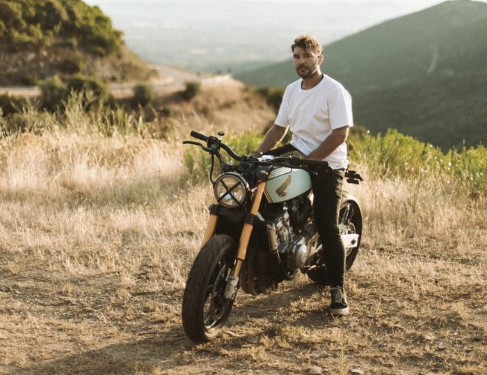 Nicola bersama Honda CB600F miliknya