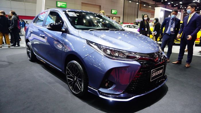 Toyota Vios dengan paket aksesoris Shadow Package