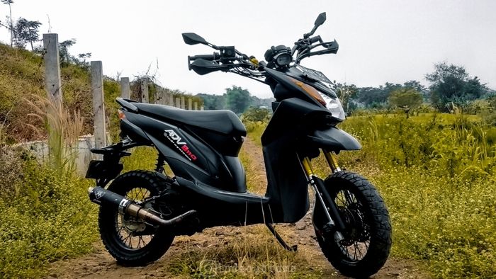 Honda Beat dirombak ala motor adventure, siap diajak semi offroad nih