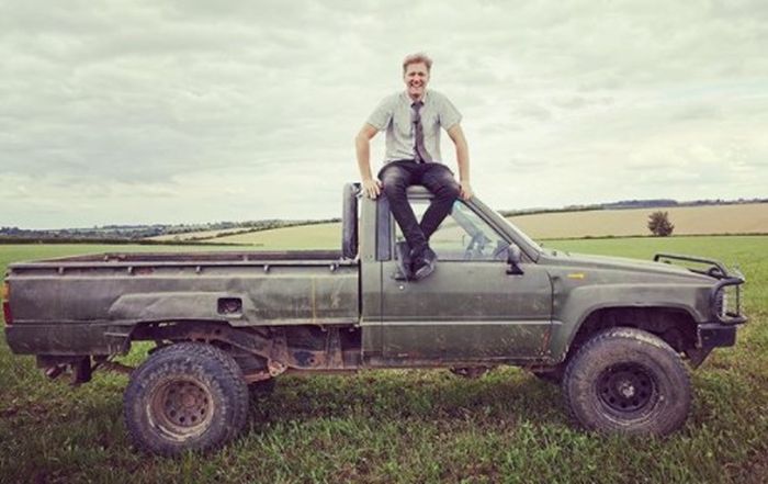 Colin Furze, influencer otomotif dengan bayaran tertinggi ke-2 di dunia