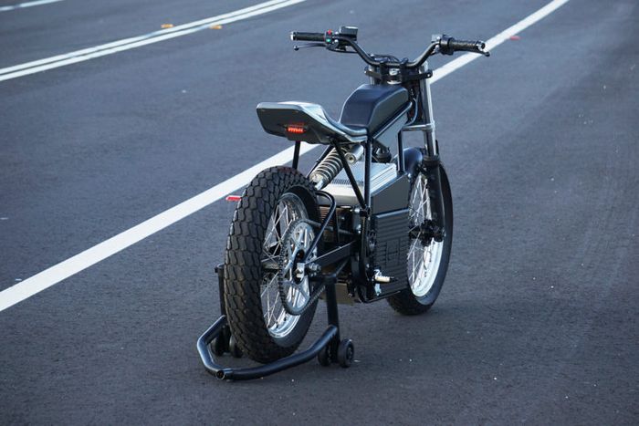 Concept Z, motor listrik bergaya flat tracker