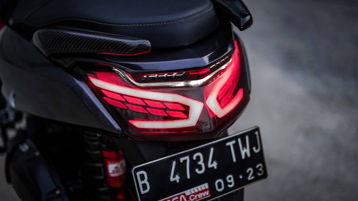 Bagian buritan belakang tampil manis dengan stoplamp BullAes.