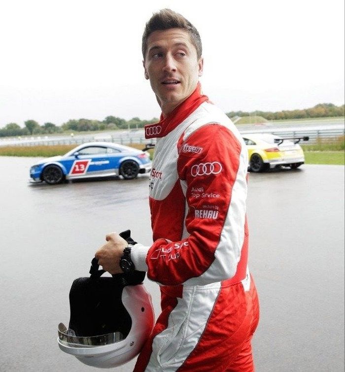 Robert Lewandowski ingin jadi pembalap