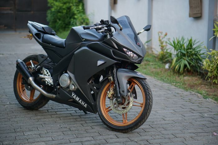 Modal 5,3 jutaan buat bikin Yamaha New V-ixion Lightning pakai bodykit fairing. 