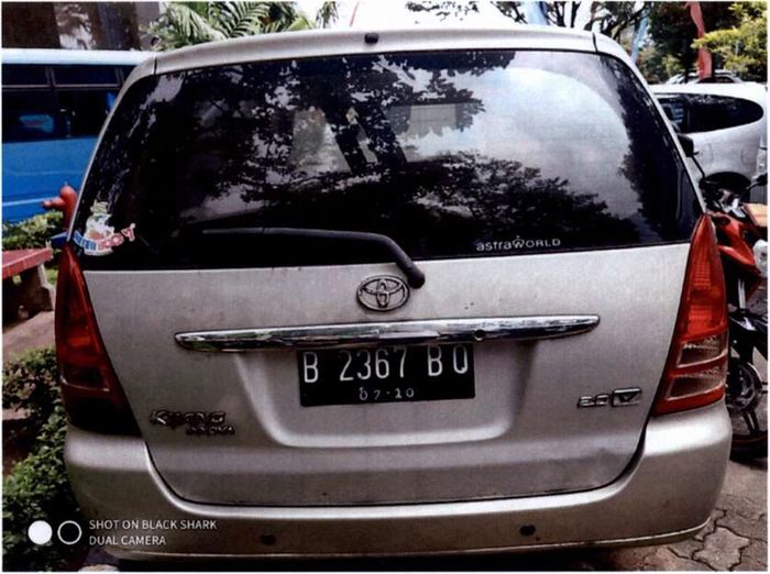 Toyota Innova tipe V tahun 2005 bekas mobil dinas Kementerian Pariwisata dan Ekonomi Kreatif 