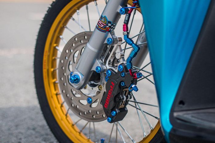 Rem depannya diupgrade dengan kaliper Frando