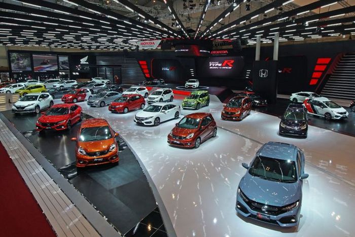 Ilustrasi booth Honda dalam ajang pameran otomotif Nasional