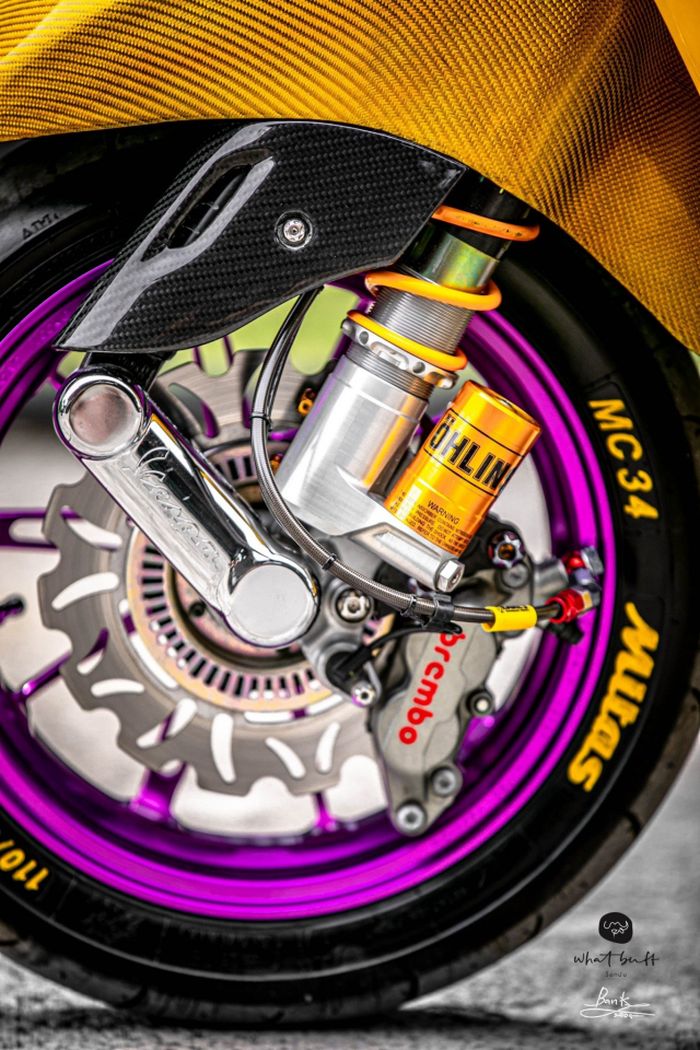 Suspensi depan dan pelek Vespa Sprint ini sudah diganti