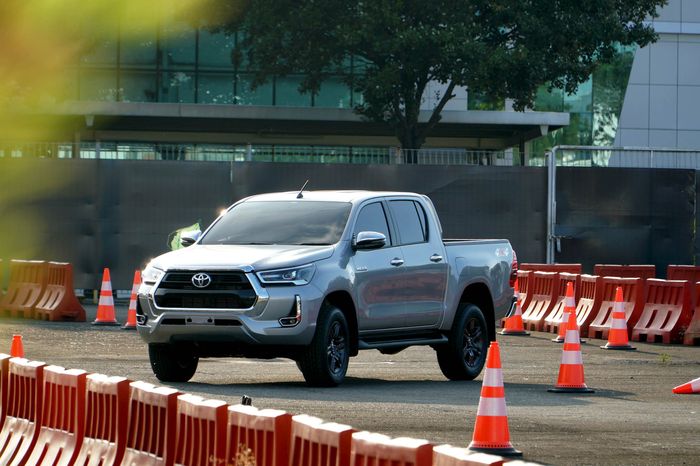 Toyota New Hilux hari ini (27/8) diluncurkan