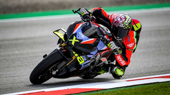 sosok Aprilia Tuono V4 X