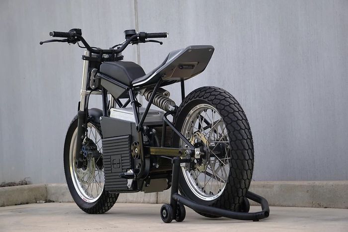 Monosok, ducktail seksi, ban dual purpose bikin tampila motor makin keren