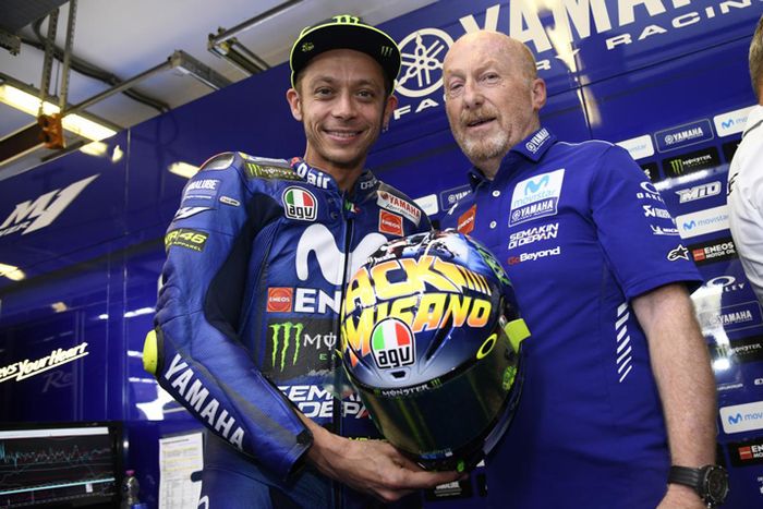 Helm spesial MotoGP MIsano di musim 2018 berjudul Back To Misano terilhami film blockbuster Holywood, Back To The Future