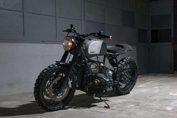 Garpu depan BMW R100 GS ini memakai milik Kawasaki