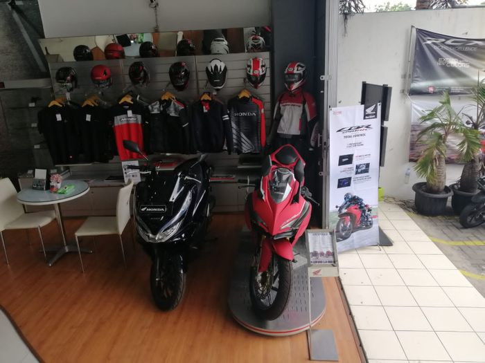 Wahana Makmur Sejati (WMS) memberikan promo cashback untuk Honda PCX Hybrid