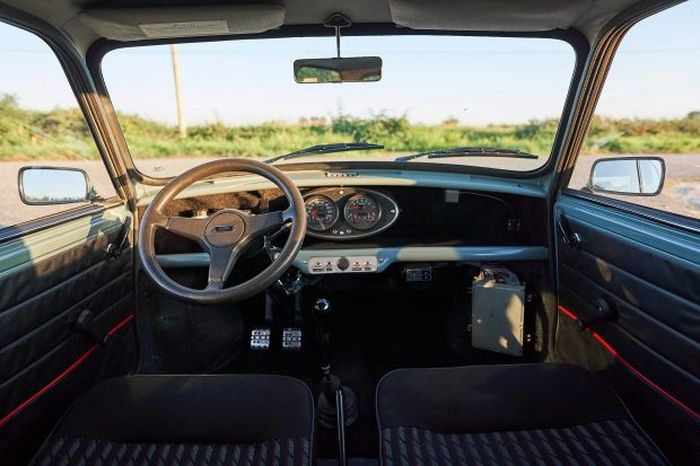 Mini Rover 1984 bermesin Honda Integra, dilelang di bringatrailer.com