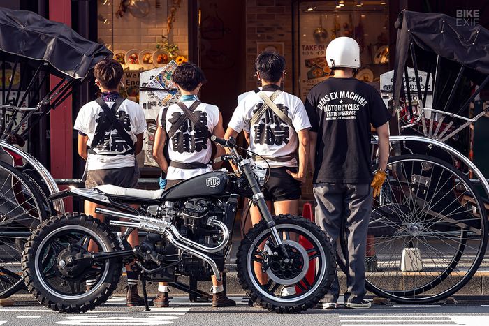 Honda GL400 street tracker garapan Deus Ex Machina Jepang