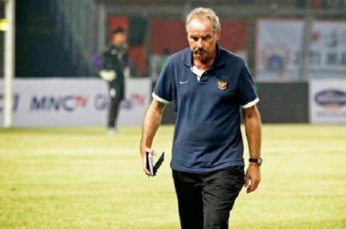 Mantan pelatih timnas Indonesia, Alfred Riedl meninggal dunia