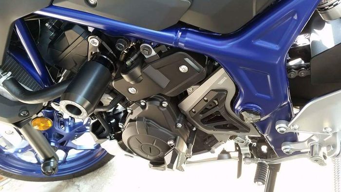 Cover gear depan aftermarket Yamaha MT-25