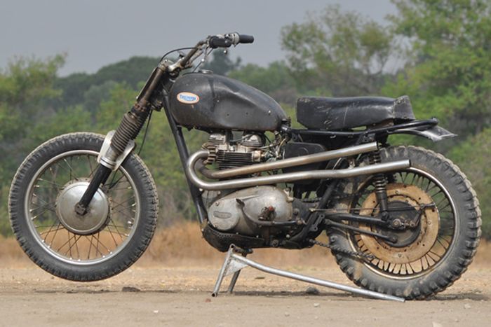 Triumph TR6C Desert Sled