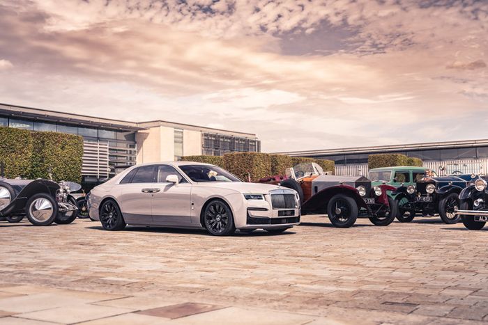 20 Rolls-Royce klasik kumpul di Goodwood, Inggris sambut generasi baru Rolls-Royce Ghost