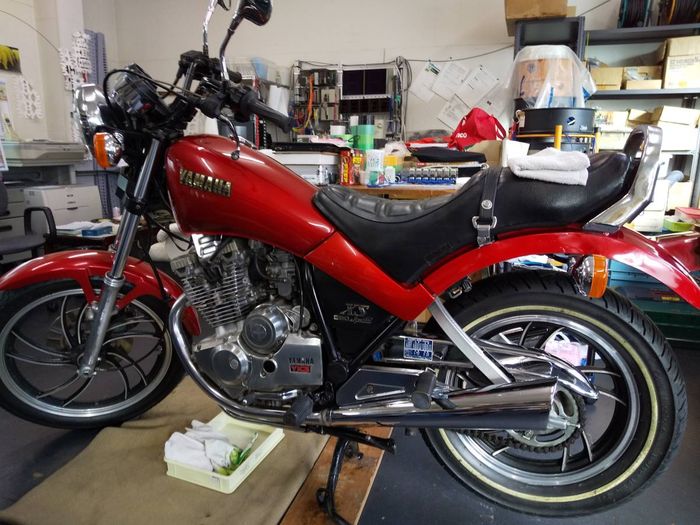 sosok Hampir-Davidson Yamaha XS250 Special 1982 di Jepang