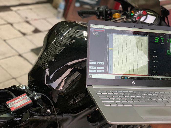 Mapping bensin ZX-25R bisa langsung dilakukan menggunakan laptop, atur debit bensin mudah!