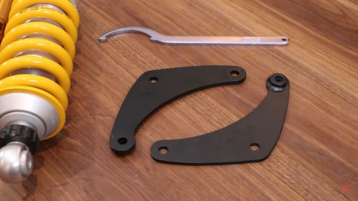 Link sokbreker pengganti untuk pasang sok Ohlins di Ninja ZX-25R