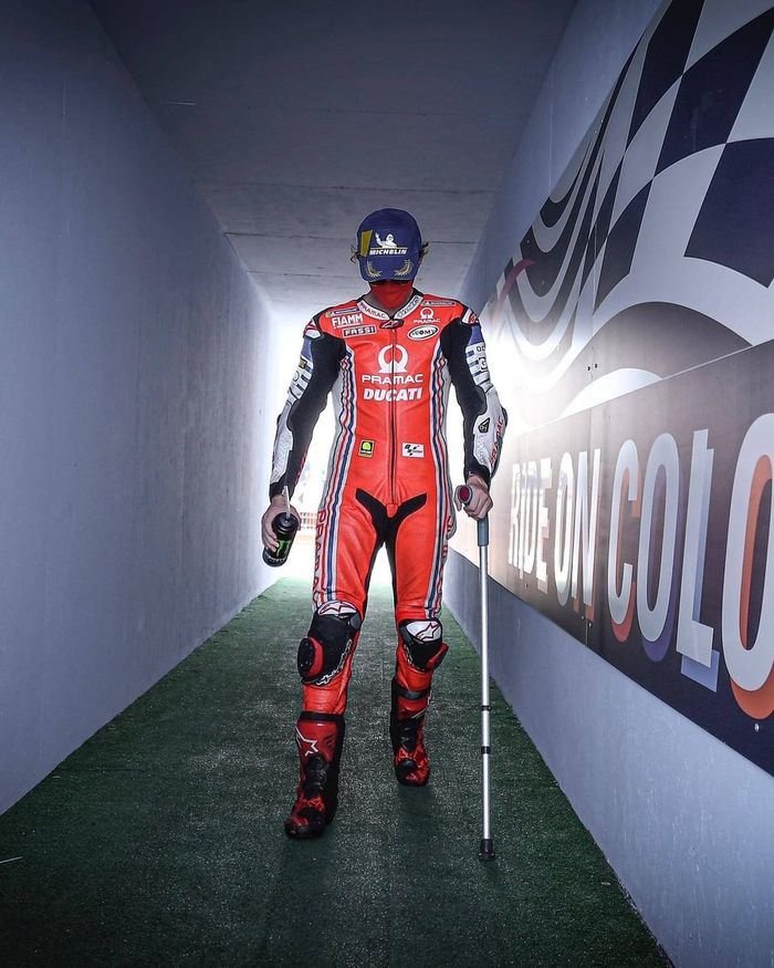 Francesco Bagnaia masih harus berjalan dengan kruk setelah cedera kaki