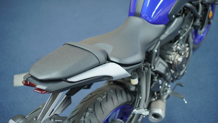 Jok MT-07 lebar, dijamin nyaman!