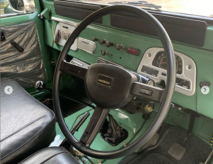 kondisi interior Toyota Land Cruiser FJ40 yang dijual Andre Taulany