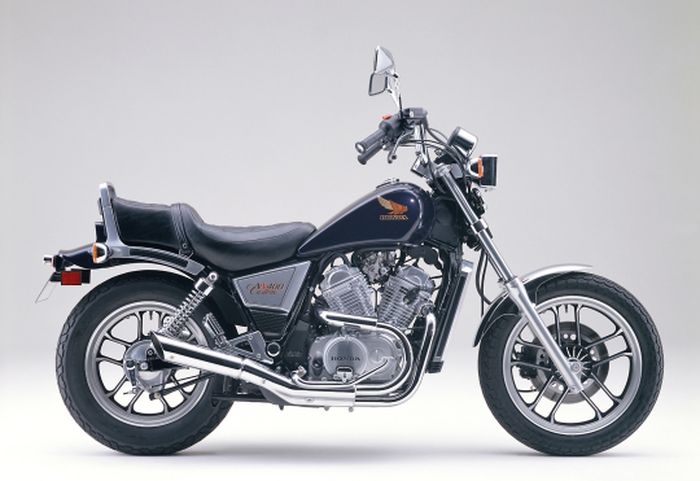 sosok Honda NV400 Custom