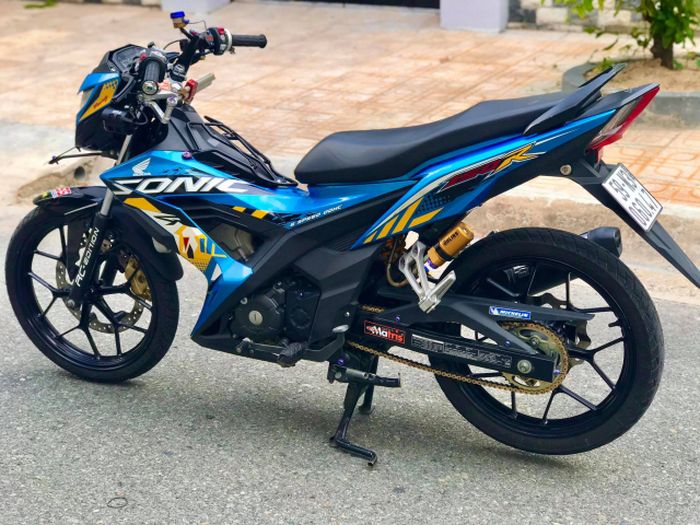 Modifikasi Honda Sonic 150R yang memikat