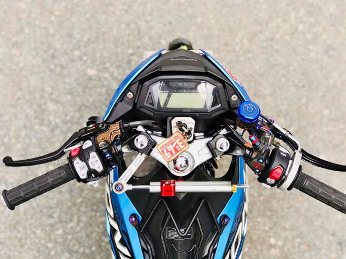 Bagian kokpit Honda Sonic 150R ini penuh part mewah
