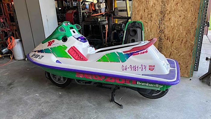 penampakan Suzuki Burgman 400 yang disulap menjadi jetski