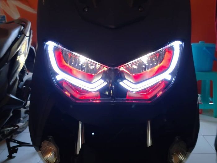 Simak nih harga custom DRL welcome headlamp NMAX baru, ada 2 model!