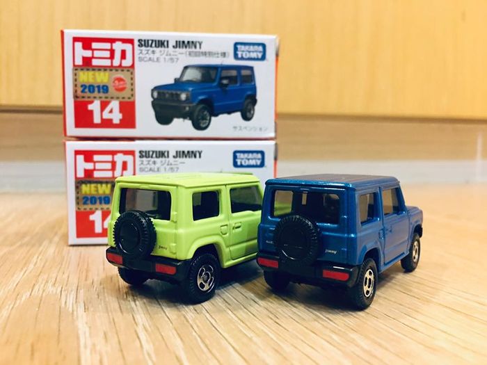 detail buritan diecast Tomica Suzuki Jimny