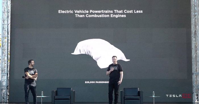 CEO Tesla, Elon Musk ketika mengumumkan mobil listrik baru dengan harga lebih murah dari Model 3.