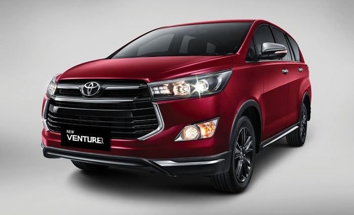 penampakan Toyota Innova Venturer 2.0