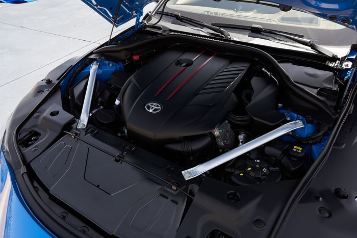 Mesin Toyota New GR Supra kini dapat menghasilkan tenaga hingga 381 dk dan dilengkapi dengan strut brace