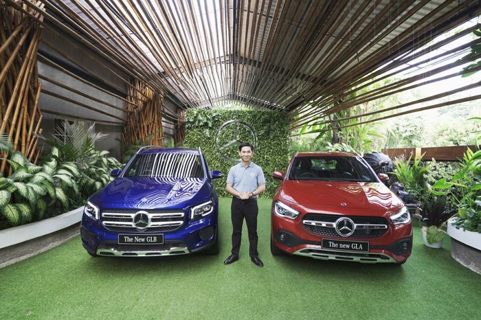 Mercedes-Benz GLA 200 Progressive Line (merah) meluncur bersama Mercedes-Benz GLB 200 Progressive Line