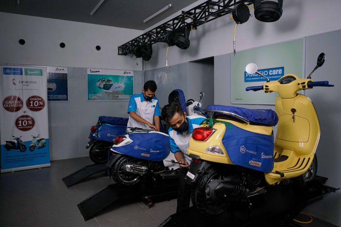 Area bengkel dari Vespa Piaggio Kharisma Motor Kudus