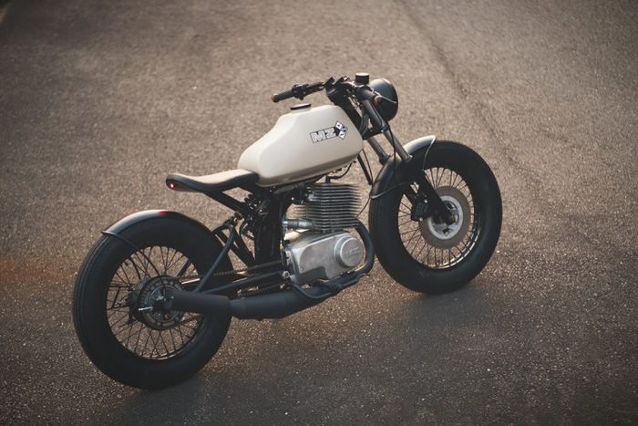 Gaya bobber dipilih untuk MZ ETZ 250 ini