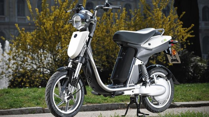skuter listrik Yamaha EC-03