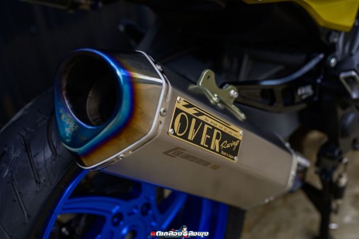 Exhaust system Over Racing pada BMW C650 Sport