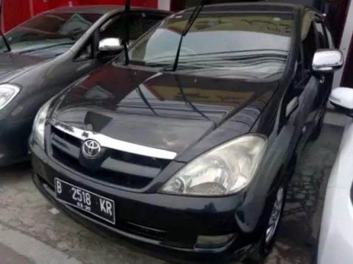 Toyota Kijang Innova Bekas